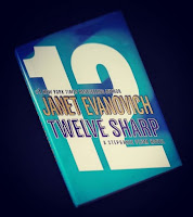 twelve sharp stephanie plum 12 janet evanovich