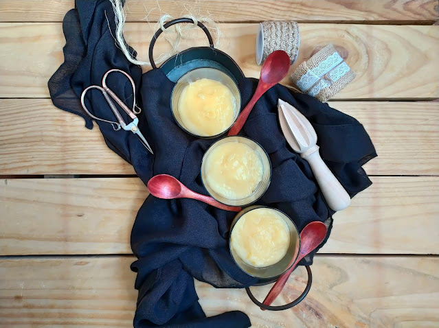 Crema de limón y cava. Receta de aprovechamiento. Postres fáciles, rápidos, sencillos, con fruta, ideal para verano. Reciclaje. Cuca