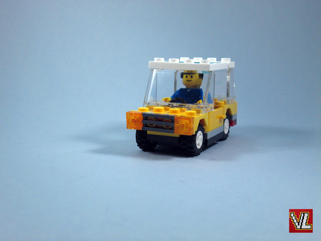 MOC LEGO Recriação de modelo de pequeno carro LEGO dos sets dos finais dos anos 70 e 1980.