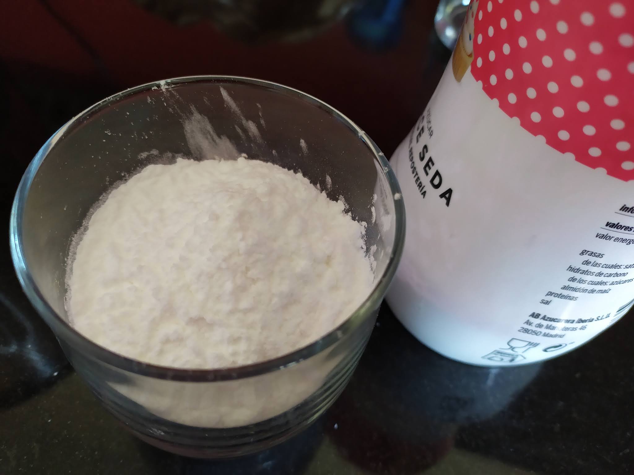 Cómo hacer azúcar glass casero fácil y rápido Receta de Rebeca de My House  Land- Cookpad