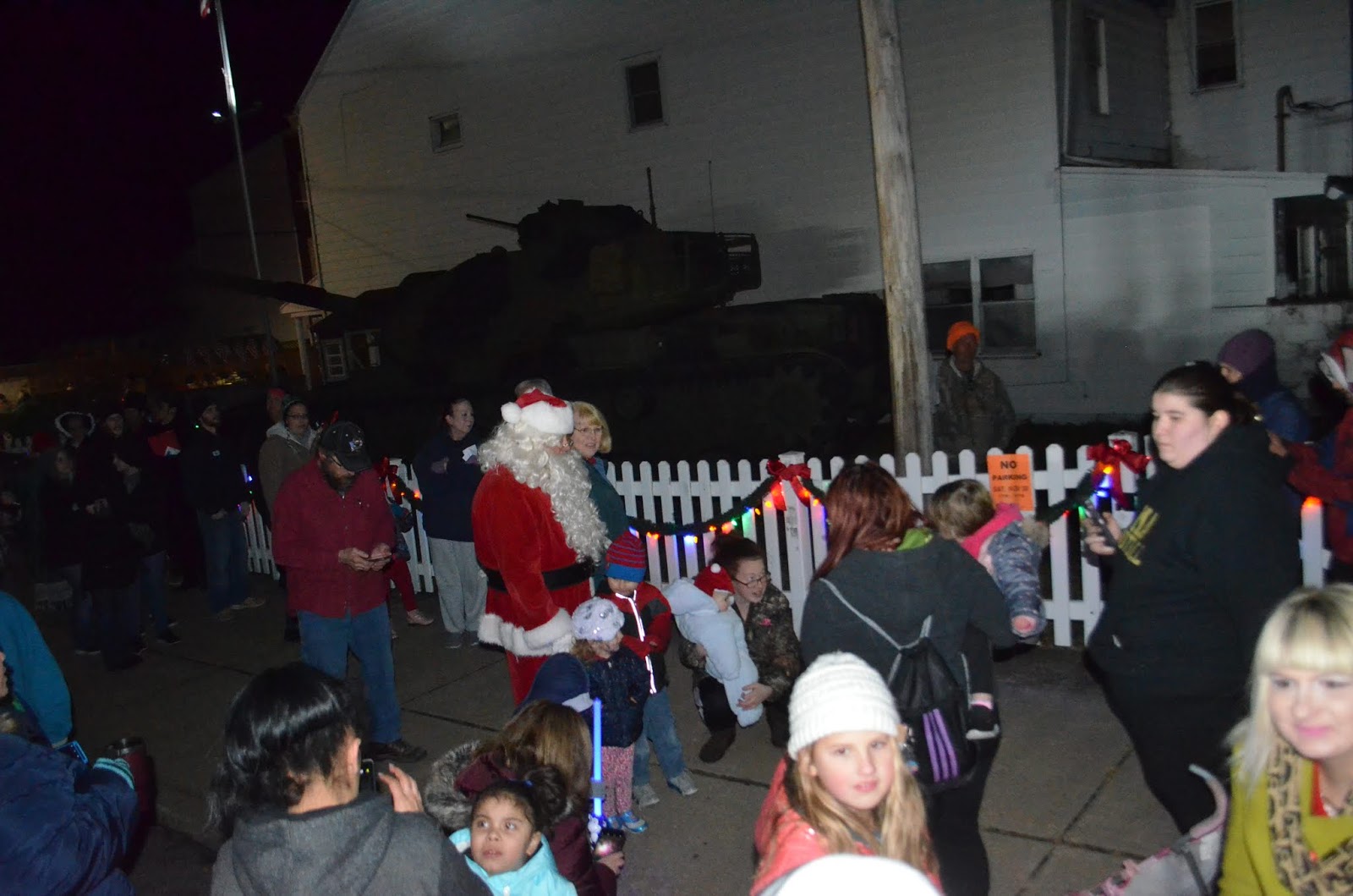 Santa Arrives to Light Mahanoy City Christmas Tree