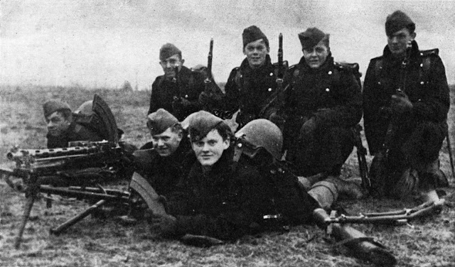 12 April 1940 worldwartwo.filminspector.com Danish gunners
