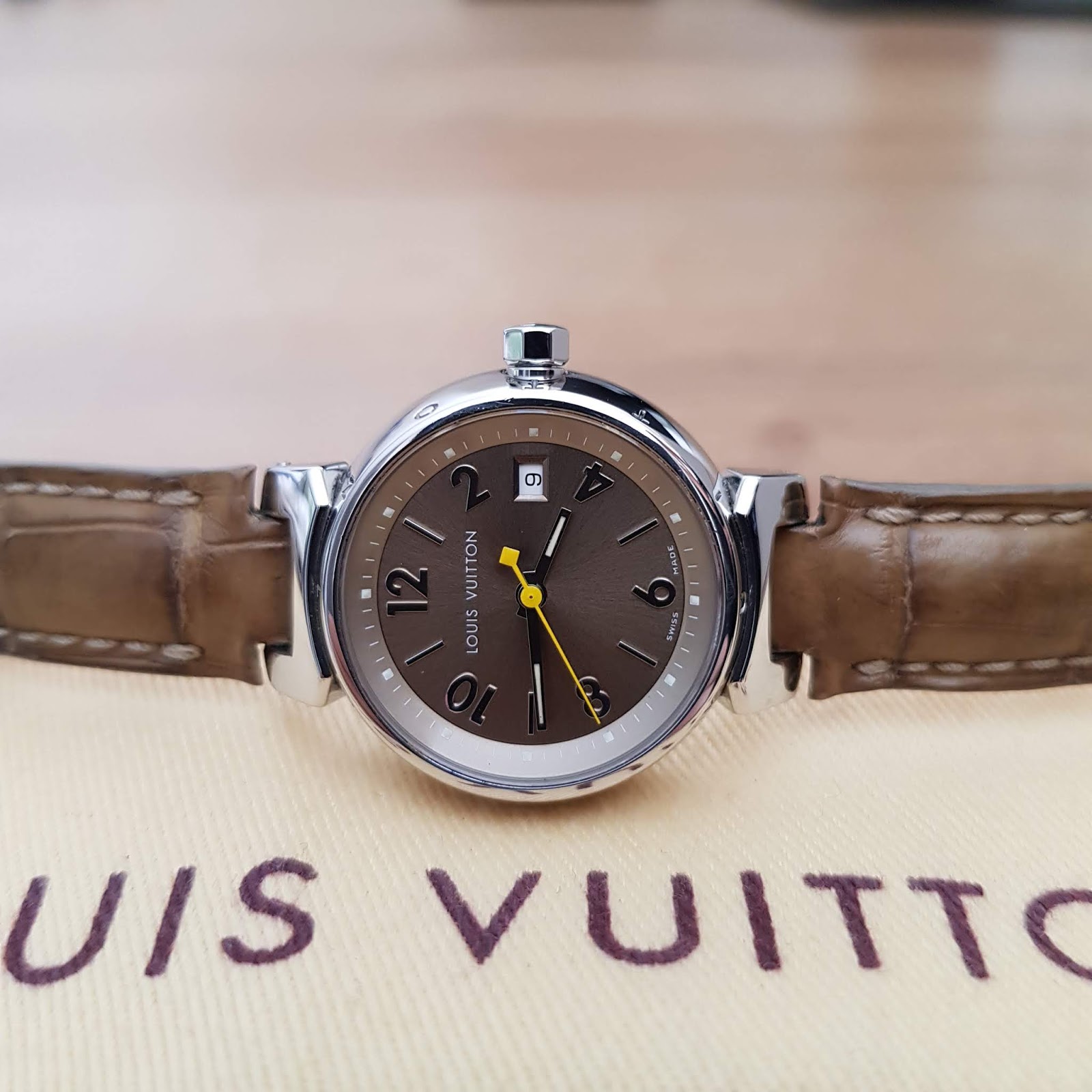 Louis Vuitton Tambour Essential LV277 (ref. 209344, 2000) - Auction Online  timed Auction Jewels and wacthes - III - Colasanti Casa d'Aste