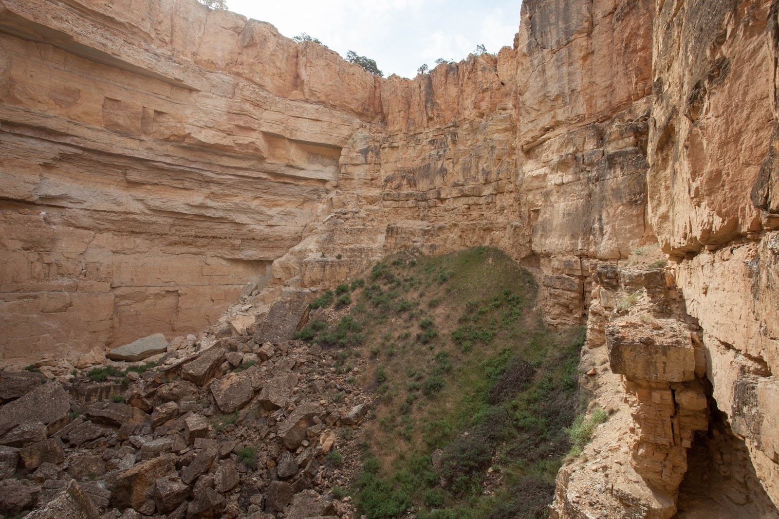 EAGLE SINK, UTAH - ADAM HAYDOCK