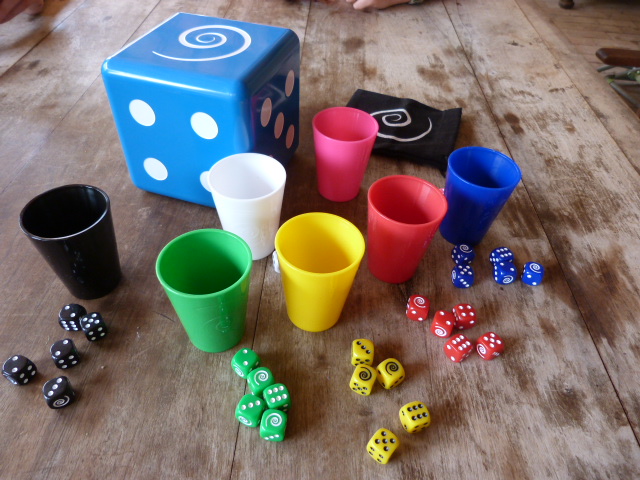 Giochi Di Dadi Giochi E Giocattoli Giochi Uniti Perudo Il Classico Gioco Di Dadi E Bluff