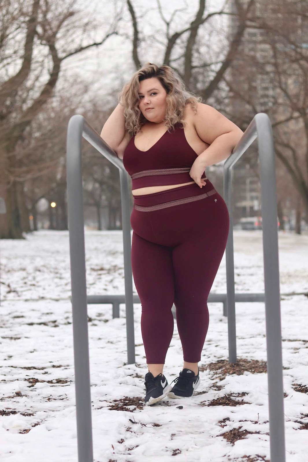 Chicago Plus Size Petite Fashion Blogger and model Natalie Craig, of Natalie in the City, reviews Fabletics' Kelly Rowland line of yoga pants and sports bras.