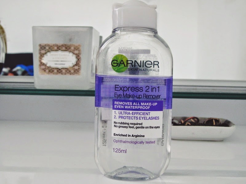  Garnier  Express 2 in 1 Eye Makeup  Remover  Review pull 