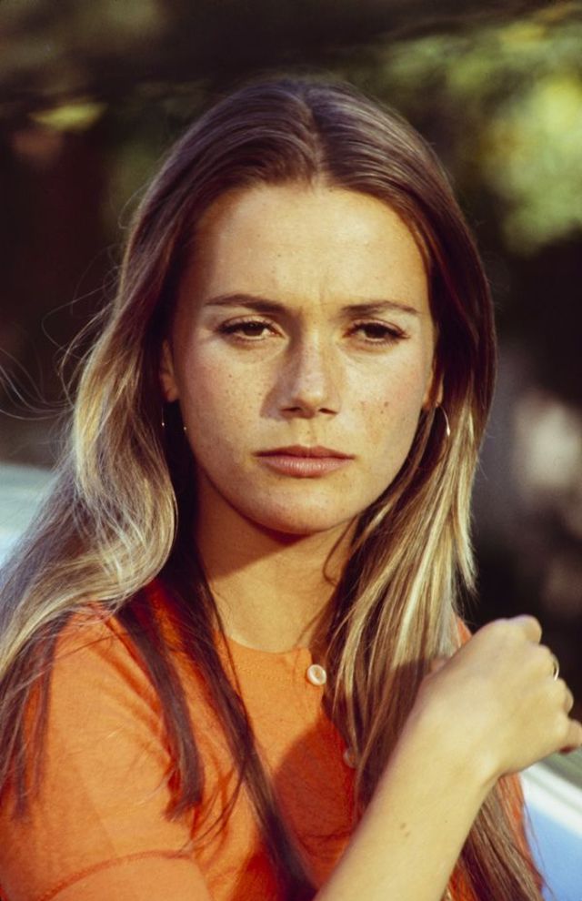 35 Beautiful Photos of Peggy Lipton in the 1960s and ’70s ~ Vintage