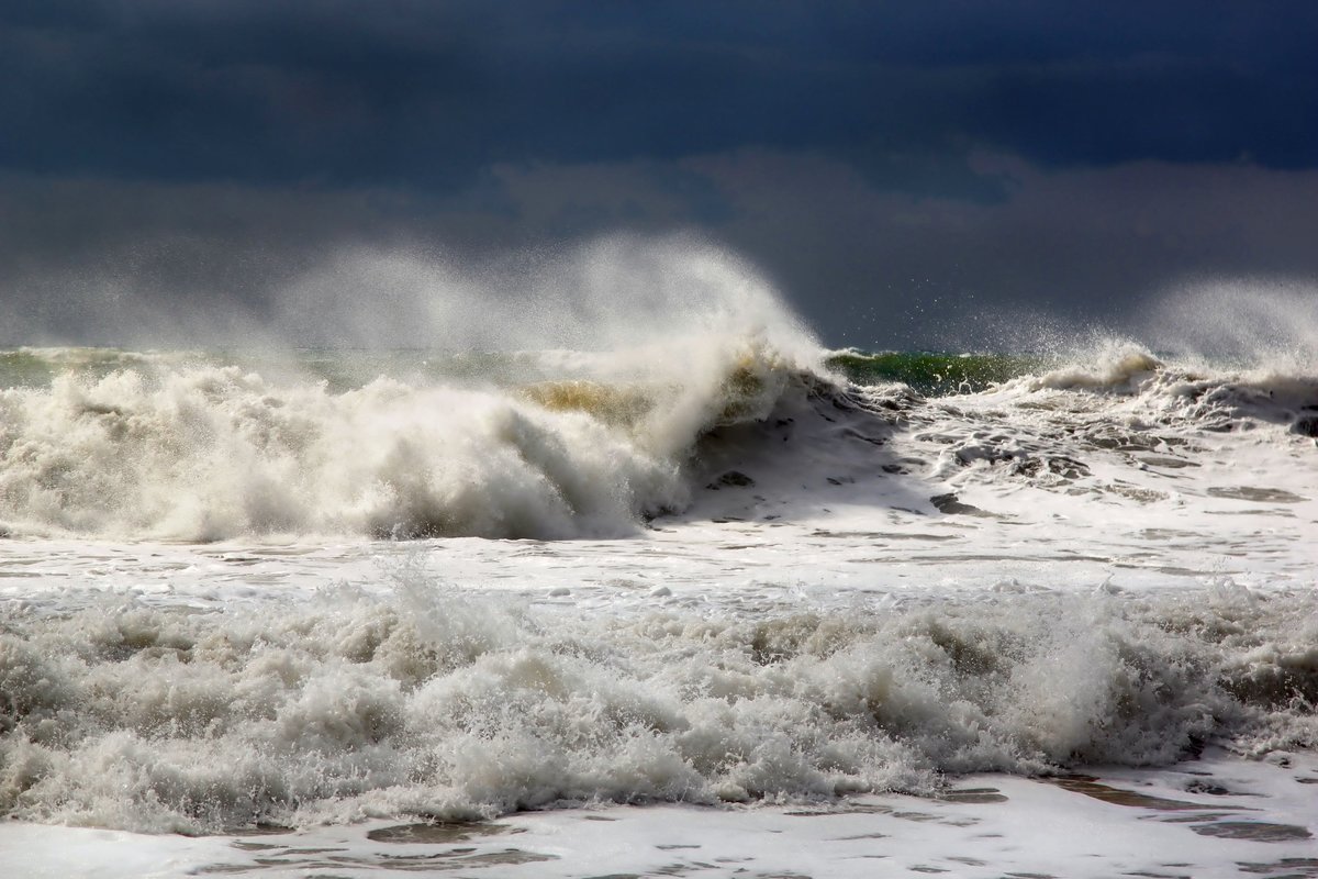 Ветер в ближайшее время. Куршская коса шторм. Баренцево море шторм. Ветер Сарма на Байкале. Штормовой ветер.