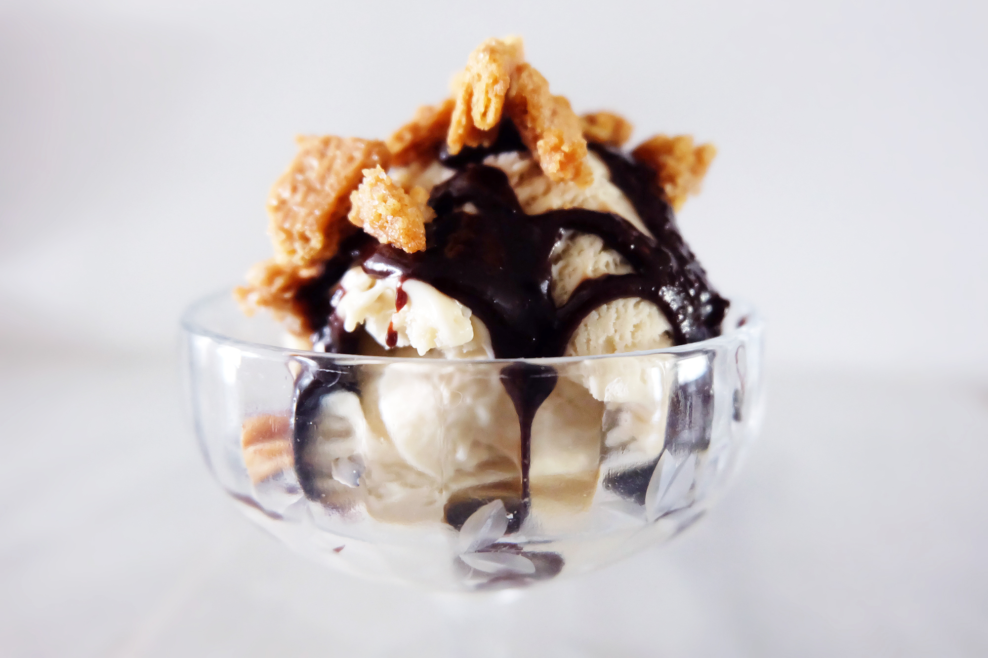 toasted marshmallow ice cream as s'mores sundae