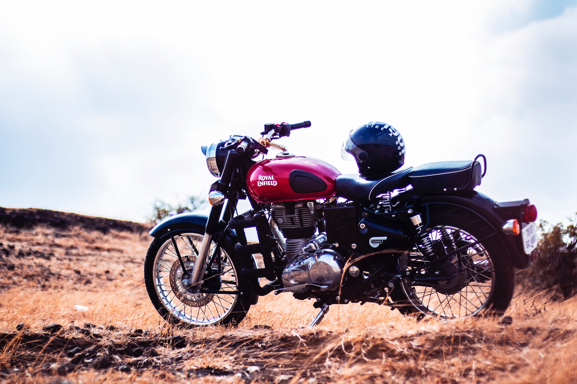 Comparison Royal Enfield Bullet and Jawa Buyers