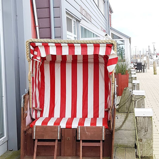 5 spannende Familien-Ausflüge auf Fehmarn im Winter. In der kalten Jahreszeit und der Nebensaison haben Familien die Strandkörbe für sich.