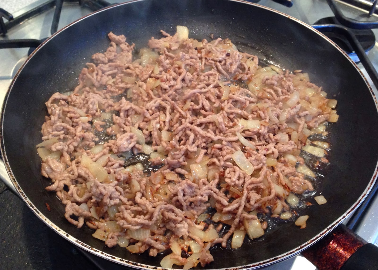 THIS LITTLE PIGGY LOVES FOOD! LAMB FLATBREADS WITH HOUMOUS