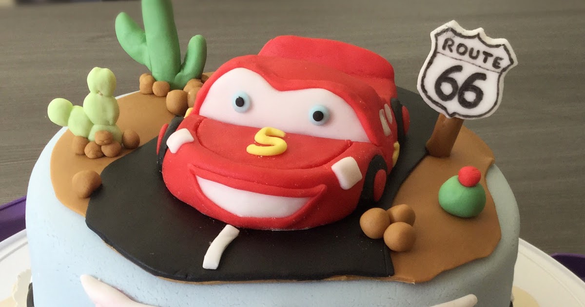 Gourmand Et Croquant Gateau D Anniversaire Sur Le Theme Cars De Disney Damier Vanille Chocolat Cake Design
