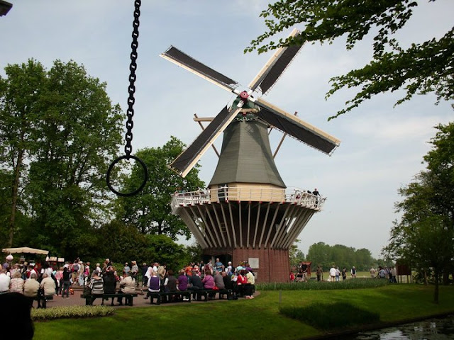 Taman Bunga Keukenhof Belanda