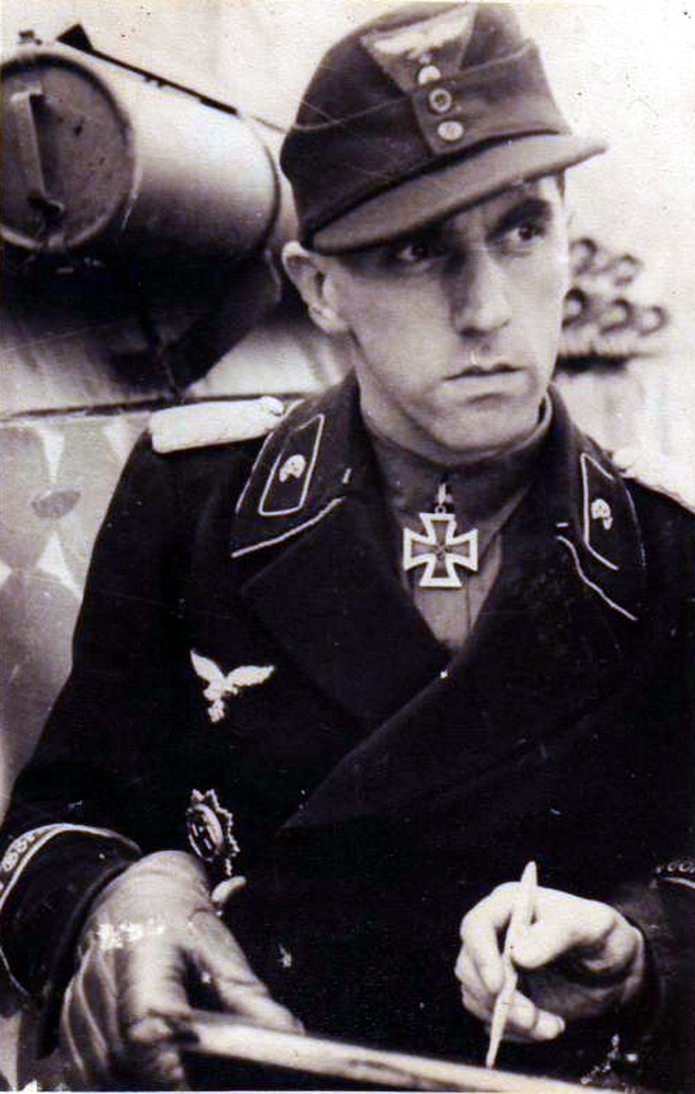 Ritterkreuzträger: Bio of Oberstleutnant Karl Roßmann