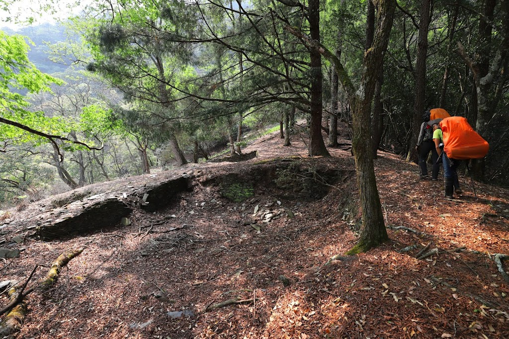 盆駒西北稜部落遺址