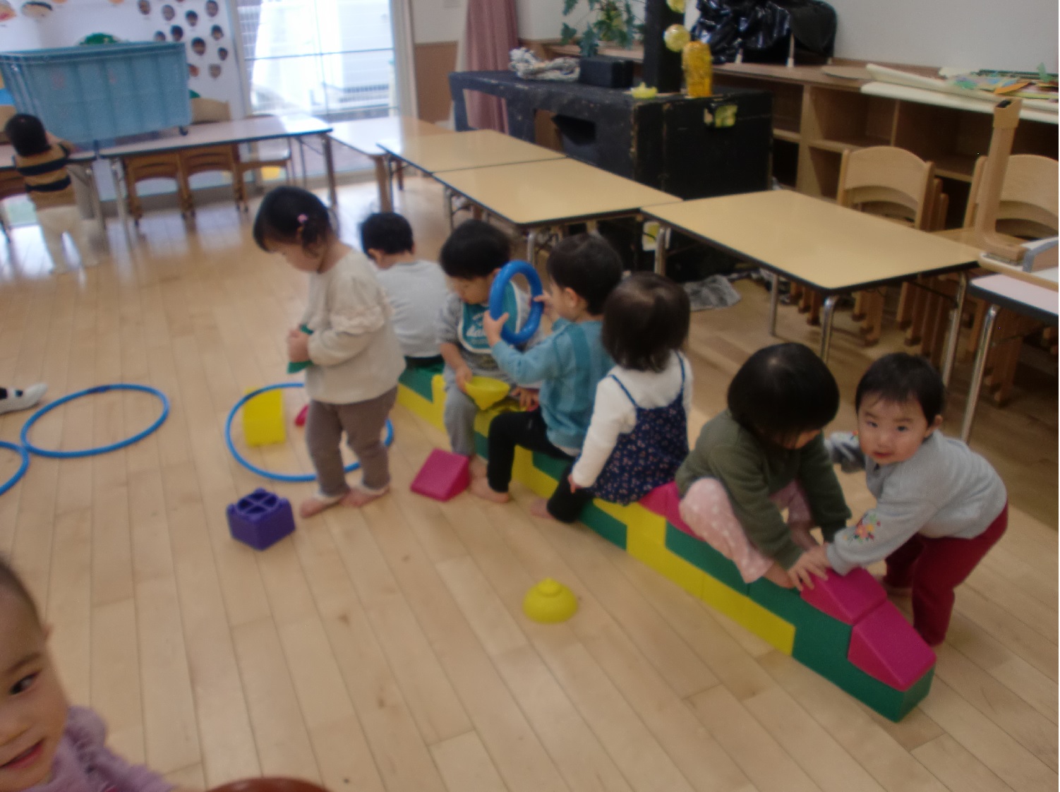 あわら敬愛こども園 12 11 大きいブロックで遊んだよ