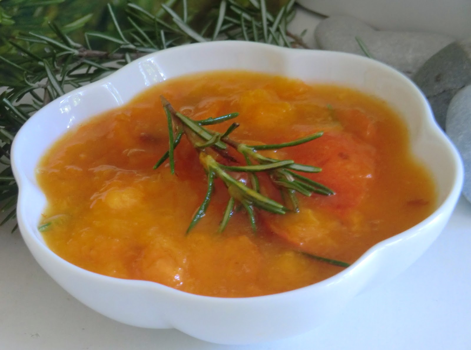 COMPOTE D'ABRICOTS AU MIEL ET AU ROMARIN Ma petite cuisine gourmande