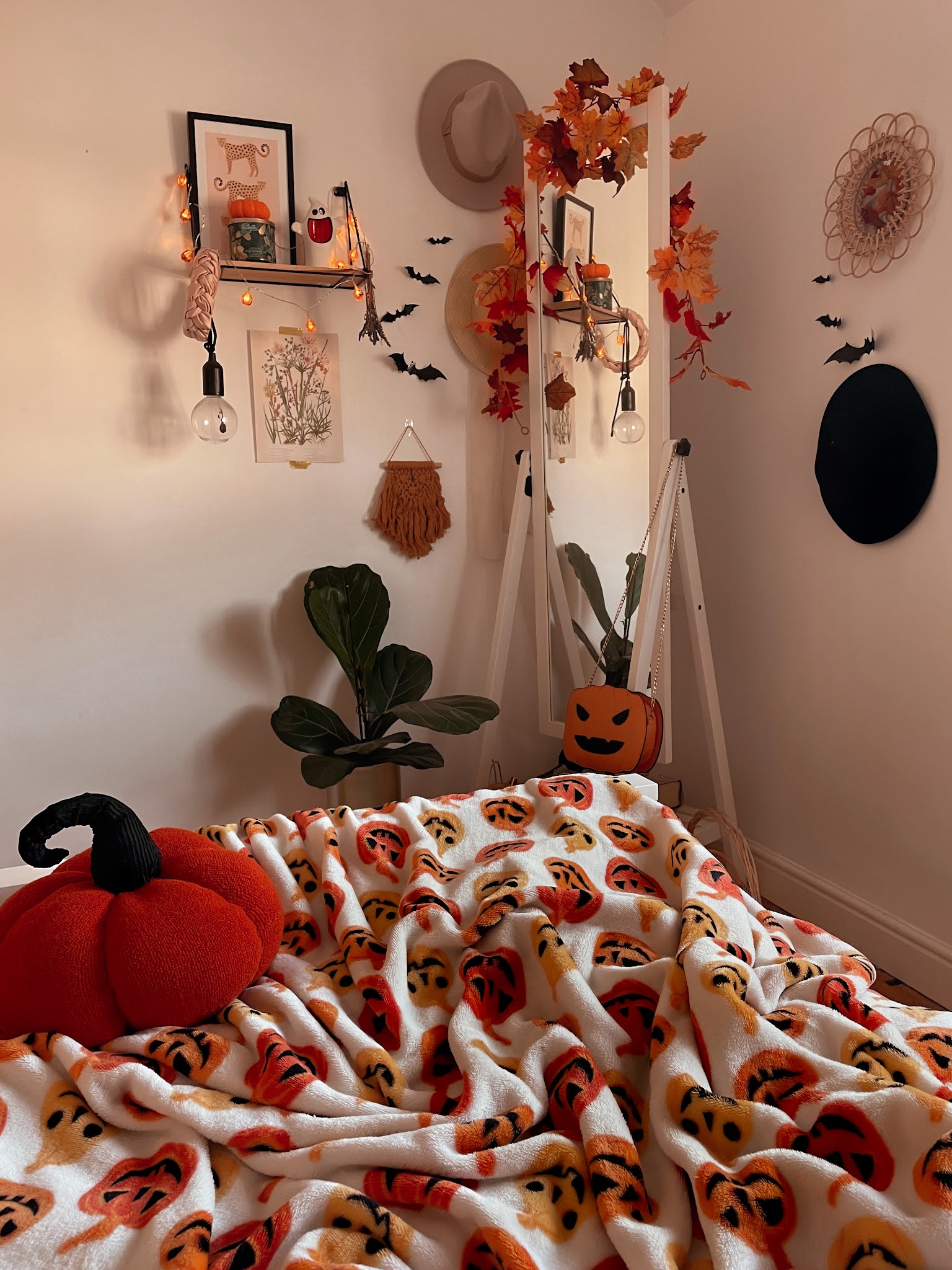 The Best Autumn Bedroom Decor | Pint Sized Beauty