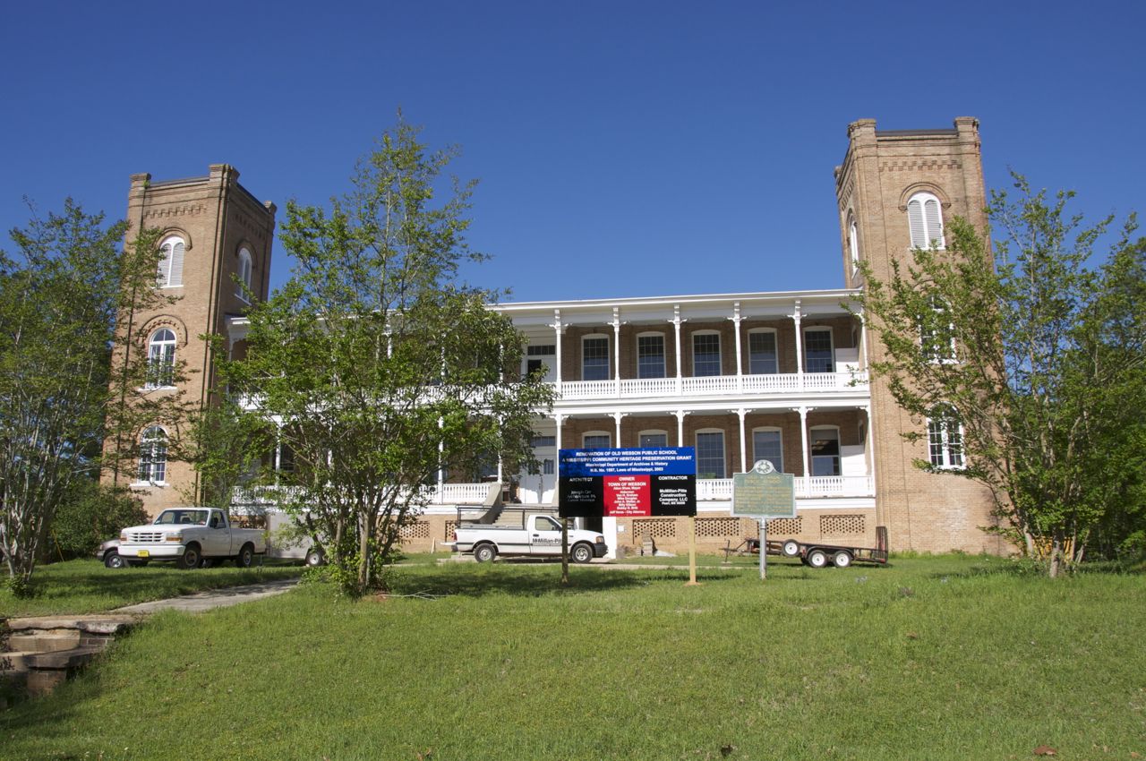 Suzassippi's Lottabusha County Chronicles Old Wesson Public School