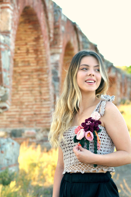 Eva Flower Top - Crochet Pattern