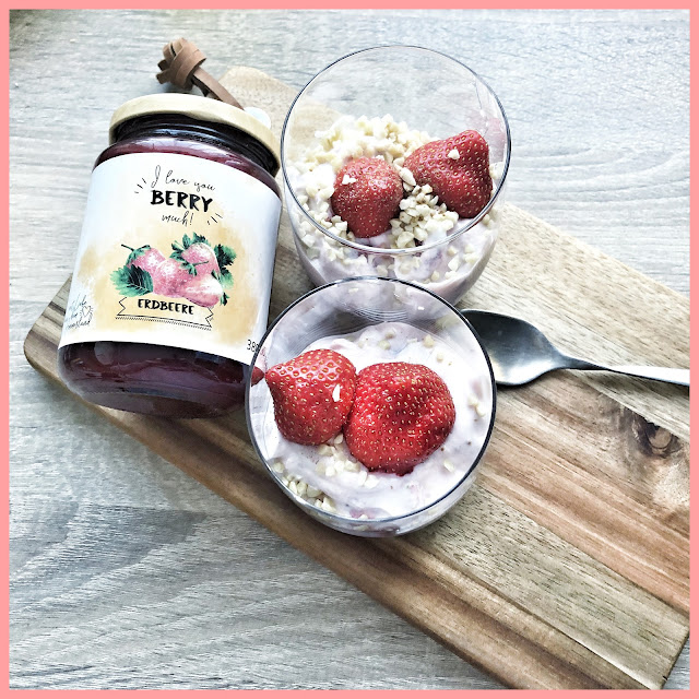 REZEPT - Schneller Erdbeerquark mit Marmelade