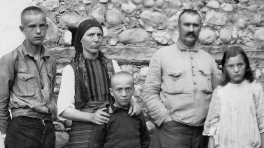  Faith is no doubt:,,По стъпките на Никола Вапцаров 