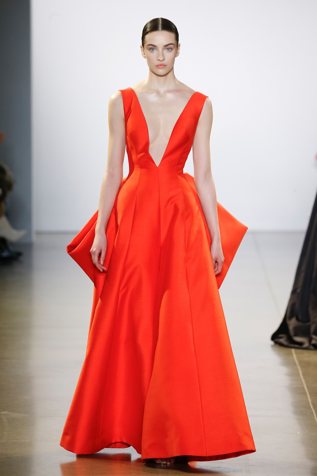 Gown Glamour by CONG TRI