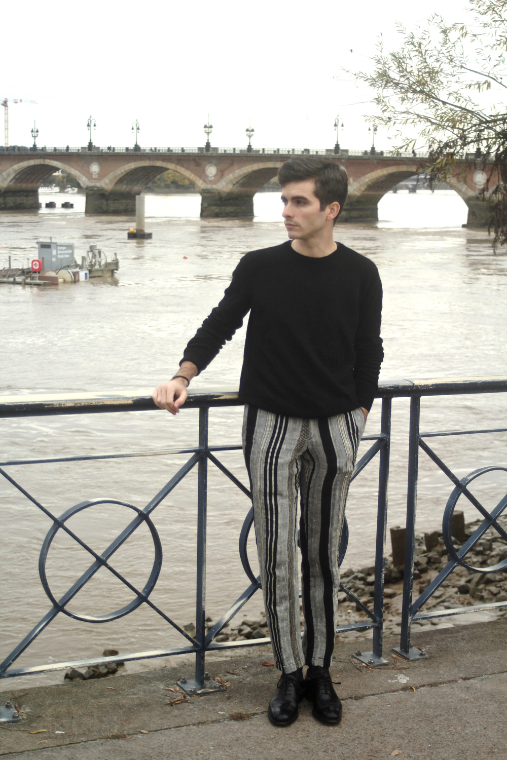 blog-mode-homme-style-elegant-masculin-smart-preppy-michel-axel-alfred-sargent-chaussure-richelieu-luxe-anglaise-cuir-noir-pull-chachemire-travail-business-chic-dandy-traditionnel