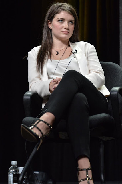 U2 Sombras e Árvores Altas - Blog: Eve Hewson estará em novo filme de