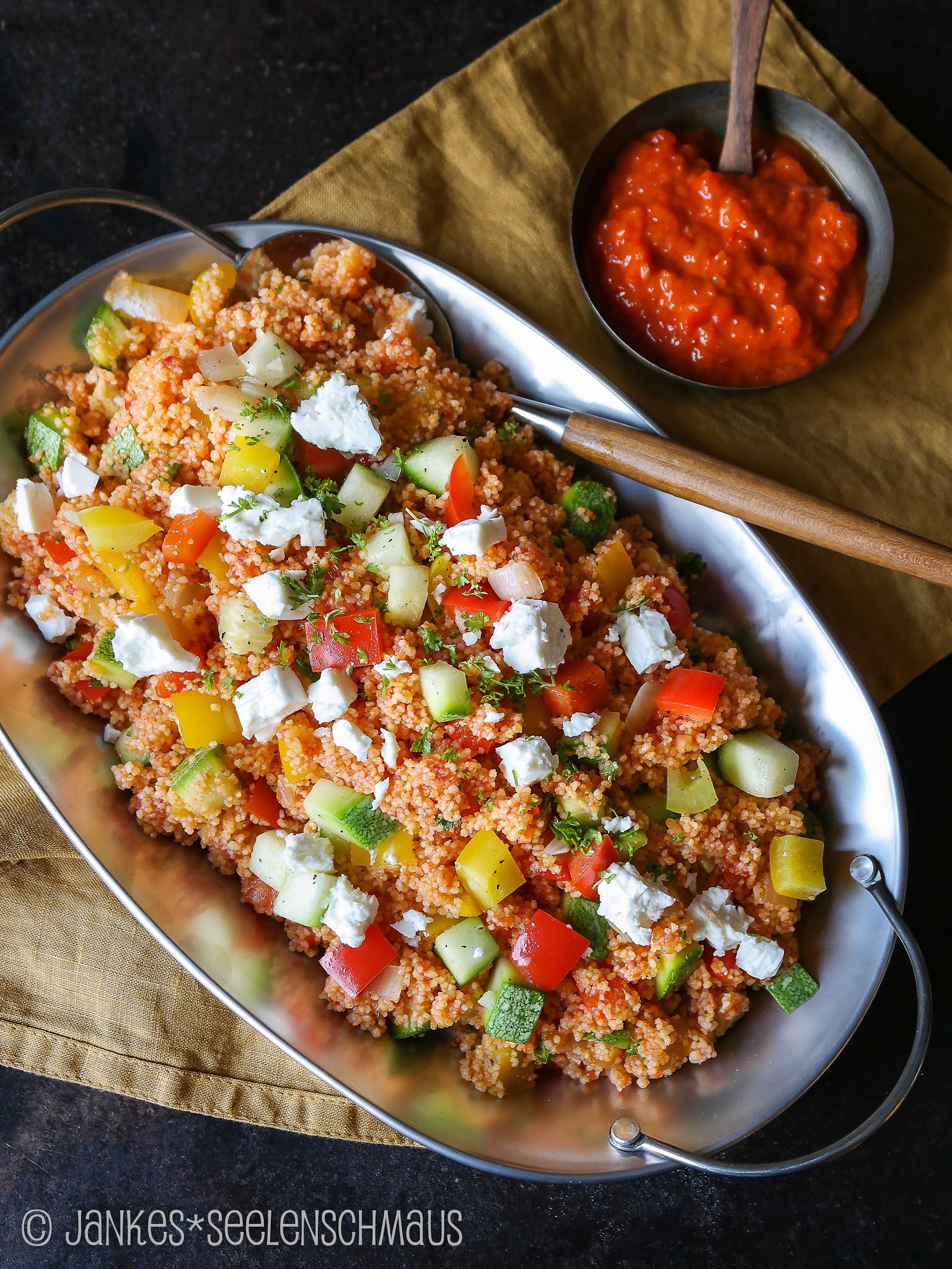 Couscous mit Ajvar und Sommergemüse