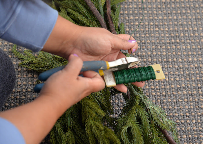 how to hang garland on mantle, how to hang garland on mantel, hang christmas garland, garland on fireplace mantel