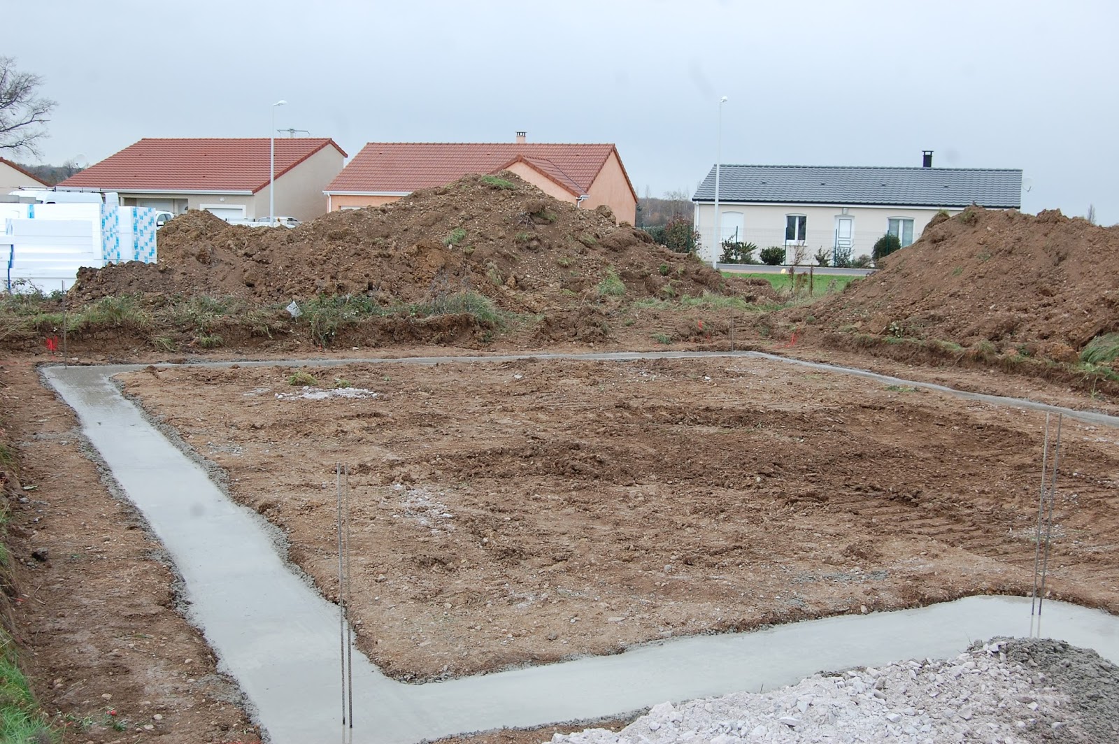 Construction d'une maison locative: Terrassement et fouilles