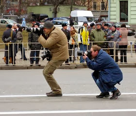 اوضاع غريبة للمصورين خلال التقاط الصور!