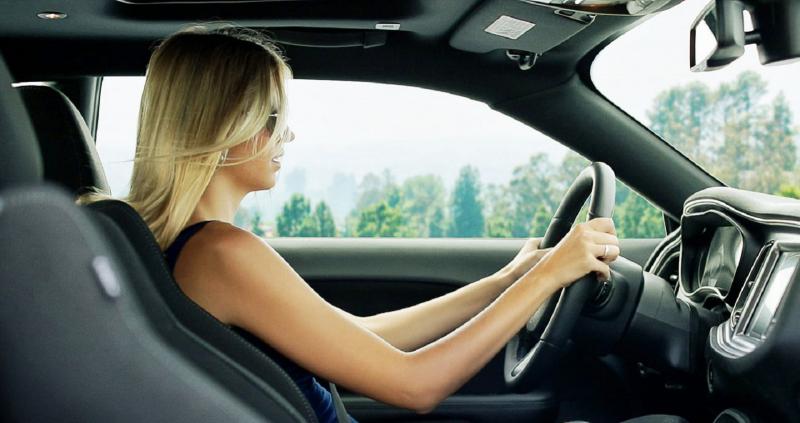 Phụ nữ lái xe ô tô thường mắc những sai lầm “kinh điển” này