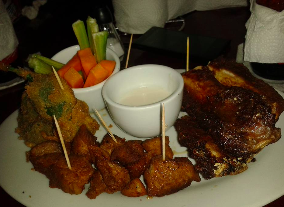 DiVagando Mango's Bar & Grill