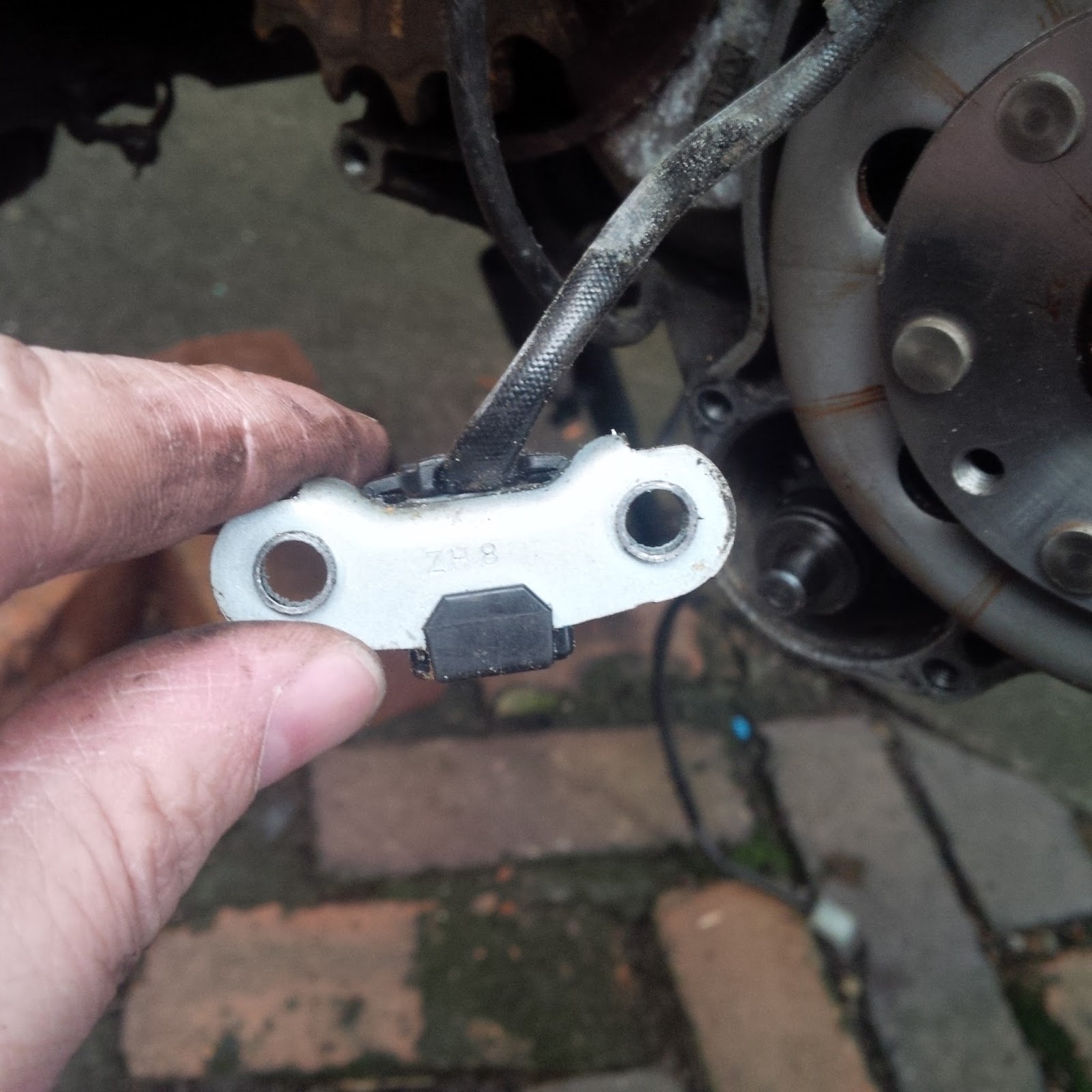 APRILIA RS 125 Aprilia RS 125 How to remove or replace the Ignition