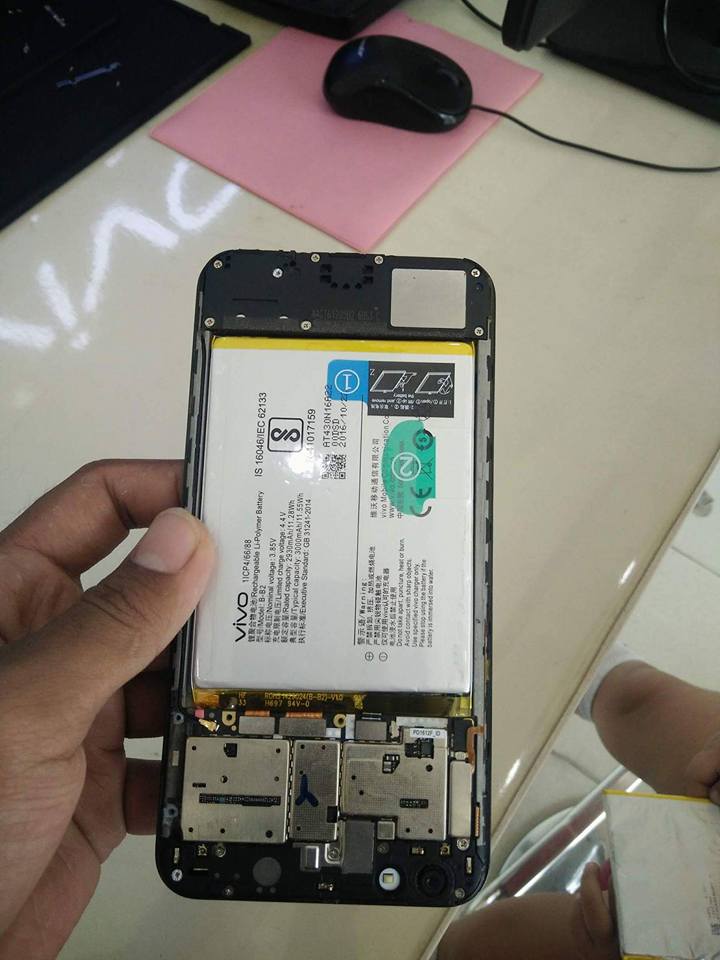 Cara Buka Casing Belakang HP Vivo V5