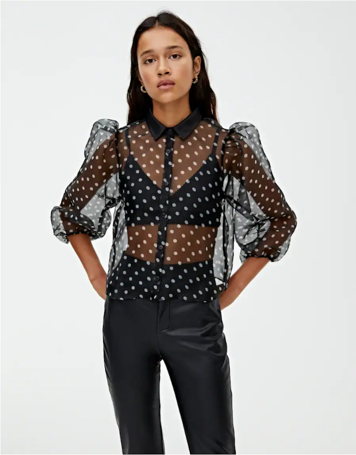 Fitness And Chicness-Prendas Pull Bear Tengas la edad que tengas-Camisa Lunares organza