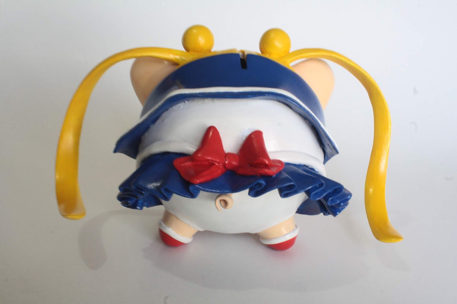 Oinki Sailor moon piggy bank
