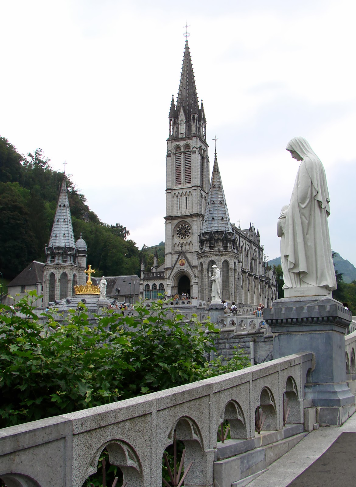 Santos, Beatos, Veneráveis e Servos de Deus NOSSA SENHORA DE LOURDES. Santos, Beatos, Veneráveis e Servos de Deus NOSSA SENHORA DE LOURDES.