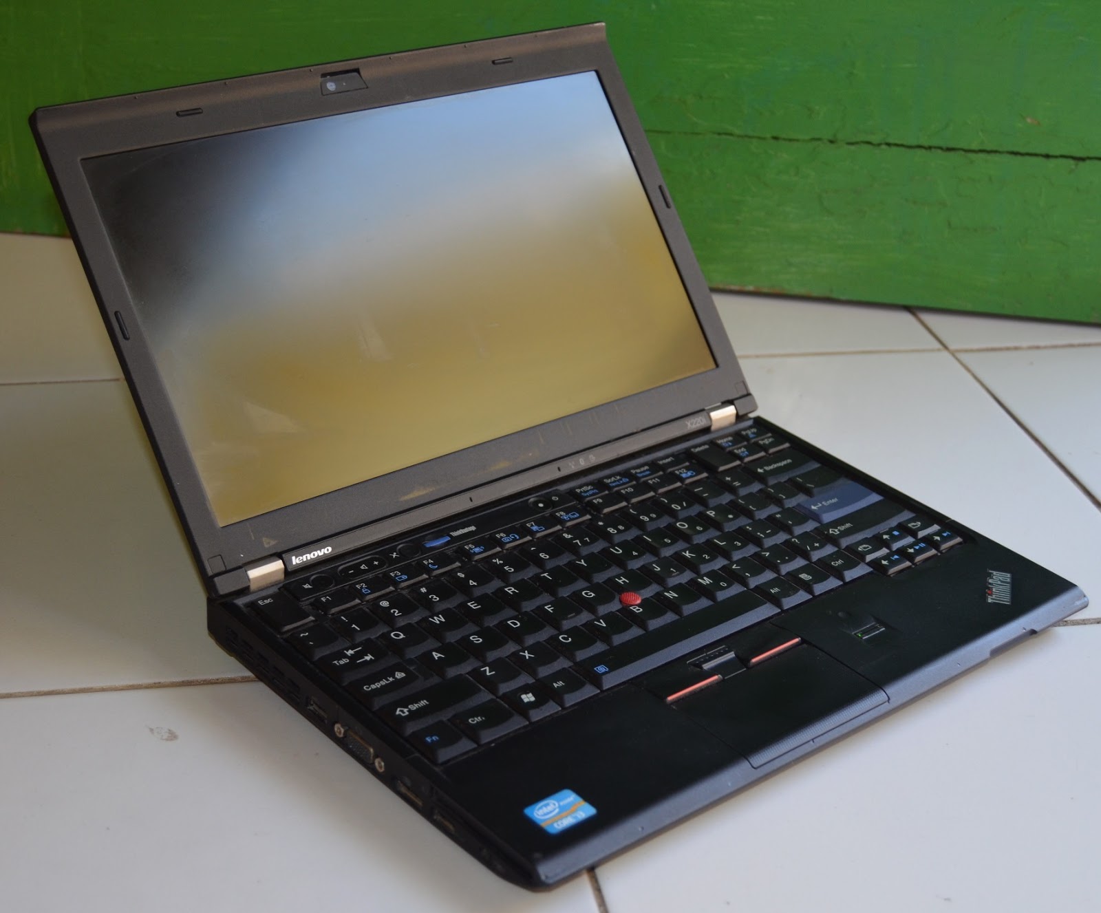 Jual Beli Laptop bekas di Kalimantan | Jual Beli Laptop Bekas, Kamera