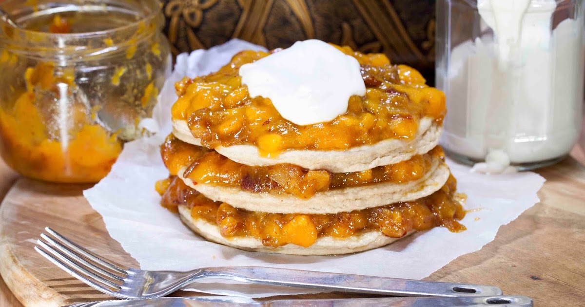 KARENLUVSLIFE Protein Oatcakes with Mango Jam and Cashew Coconut Cream