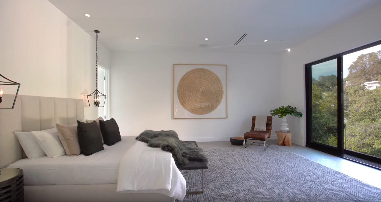 41 Photos vs. Modern Architectural Marvel in Beverly Hills, California | Sotheby's International Realty - Luxury Home & Interior Design Tour 41 Photos vs. Modern Architectural Marvel in Beverly Hills, California | Sotheby's International Realty - Luxury Home & Interior Design Tour
