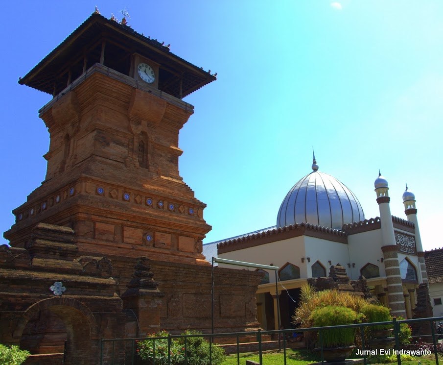 Dimana Sih Lokasi Makam Wali Songo? Berikut Dijelaskan