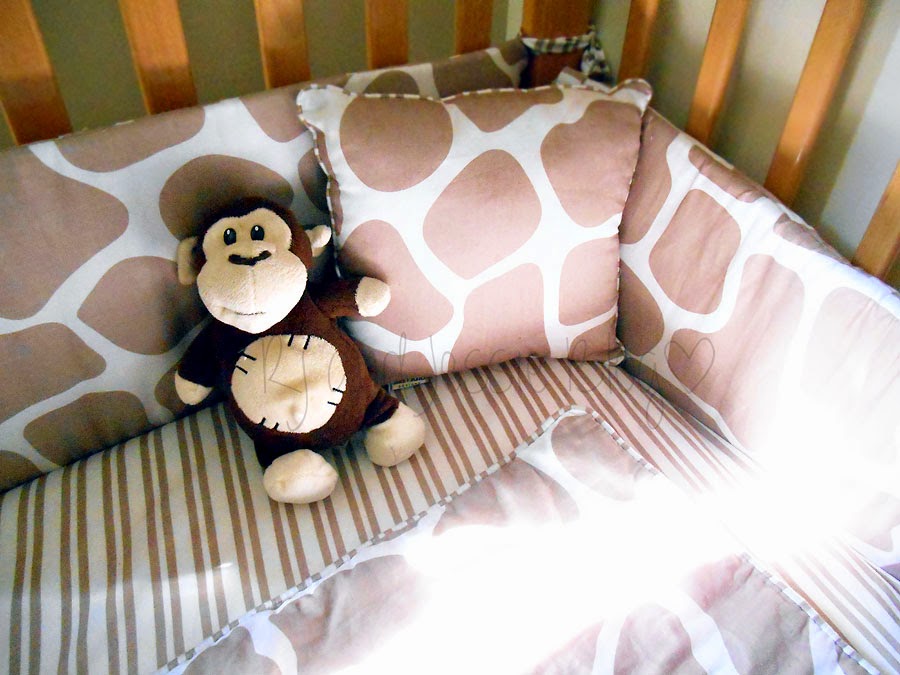 Beyond Bedding Giraffe baby bedding review and giveaway!