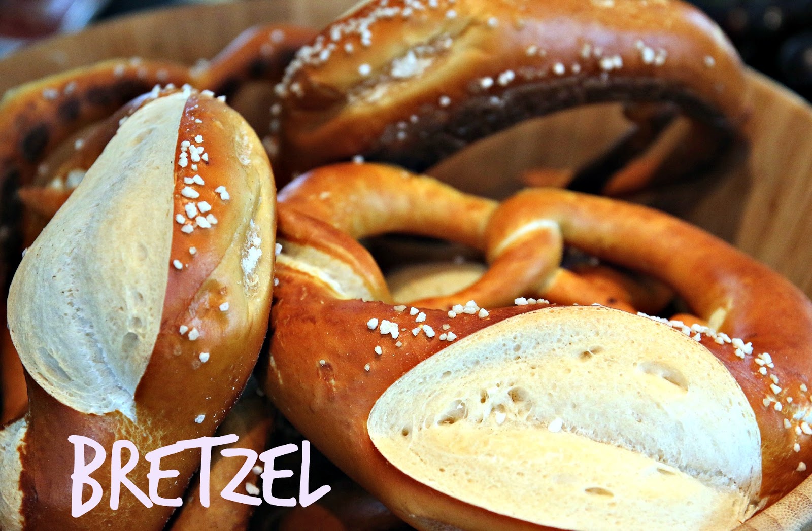 La vida práctica de Lola Bralo BRETZEL O PRETZEL. CON ACENTO ALEMAN