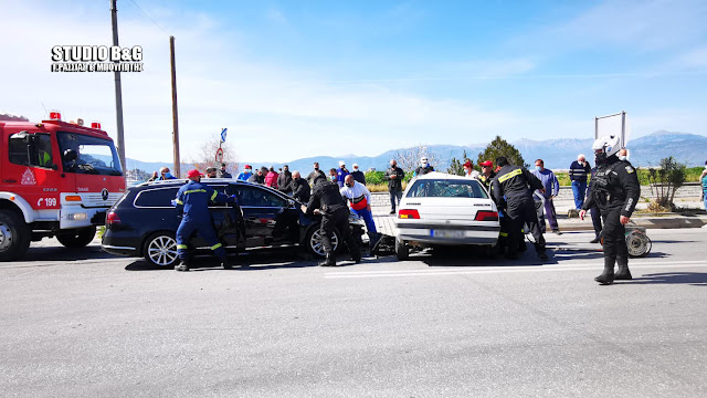 Θανατηφόρο το τροχαίο στο Ναύπλιο (Φώτο) Θανατηφόρο το τροχαίο στο Ναύπλιο (Φώτο)