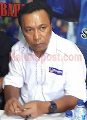 Ambon, Malukupost.com - Pemerintah, baik tingkat provinsi maupun kabupaten/kota di Maluku dinilai masih lemah dalam mengawasi penyelundupan batu cinnabar yang begitu mudahnya ke luar daerah.  "Kadis ESDM Maluku, Martha Nanlohy sudah harus mengetahui maraknya pemberitaan pers terkait penyelundupan batu cinnabar dan aparat keamanan sudah tahu, namun tidak ada tindakan tegas," kata Wakil Ketua Komisi B DPRD Maluku, Abdullah Marasabessy,di Ambon, Kamis (4/5).  Kenyataannya, masyarakat, baik secara perorangan maupun kelompok dengan leluasanya bisa membeli atau mengumpulkan batuan tersebut untuk diselundupkan ke luar daerah atau diproses menjadi air raksa.